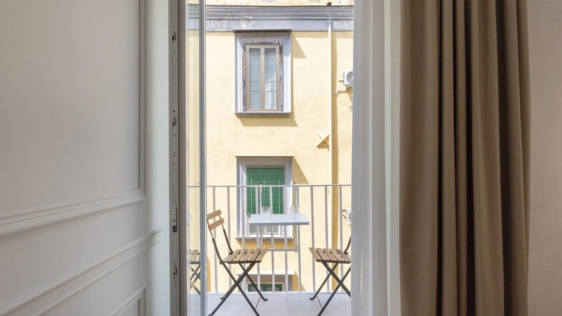 Affittacamere La Cle De La Maison Napoli