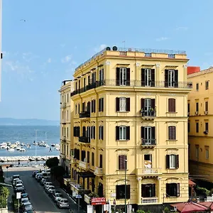 Family Relax Caracciolo Bed & Breakfast